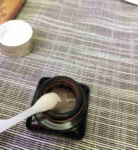 雅诗兰黛修护精华露使用方法（雅诗兰黛精华液的正确使用方法）-第5张图片