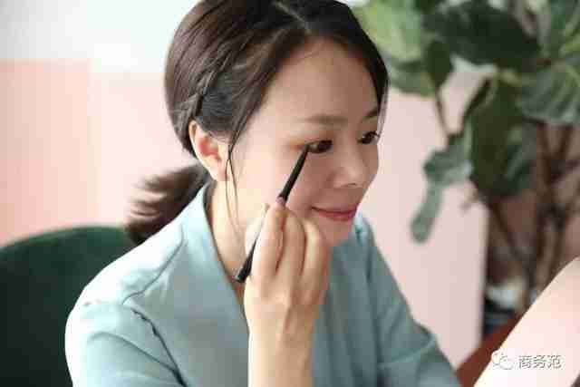 香奈儿可可小姐香水哪款最好闻又持久(香奈儿可可小姐香水有几款)-第33张图片 香奈儿可可小姐香水哪款最好闻又持久(香奈儿可可小姐香水有几款)-第33张图片
