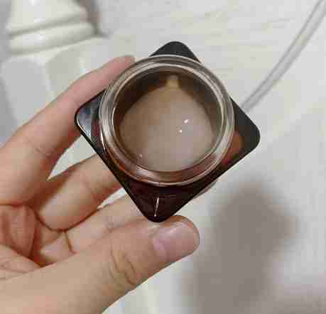雅诗兰黛修护精华露使用方法（雅诗兰黛精华液的正确使用方法）-第4张图片