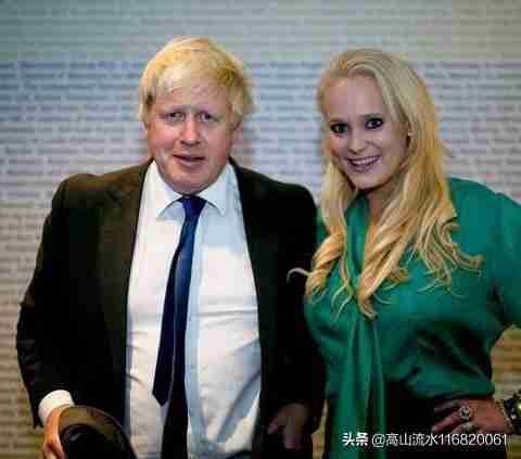 詹米&middot;多南和达科塔约翰逊产生感情（詹米&middot;多南和达科塔约翰逊现场拍摄）-第3张图片