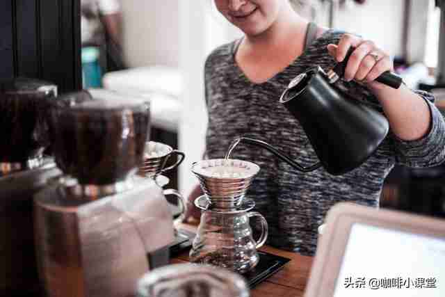 咖啡壶怎么用（手冲咖啡壶怎么使用）-第16张图片