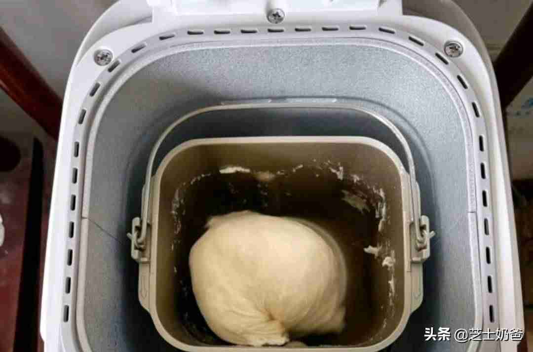 家用小型面包机哪个牌子好(面包机品牌推荐)-第2张图片 家用小型面包机哪个牌子好(面包机品牌推荐)-第2张图片