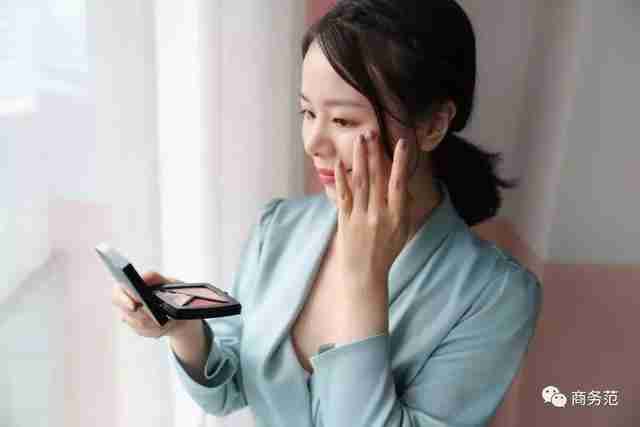 香奈儿可可小姐香水哪款最好闻又持久(香奈儿可可小姐香水有几款)-第21张图片 香奈儿可可小姐香水哪款最好闻又持久(香奈儿可可小姐香水有几款)-第21张图片