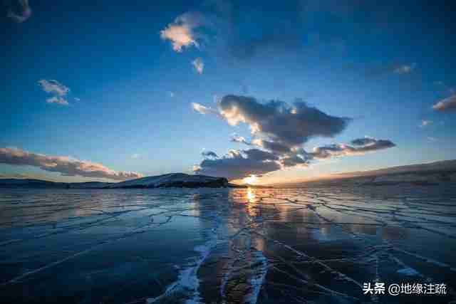 世界最大的湖泊是什么湖泊（最大的湖泊是什么湖泊）-第7张图片