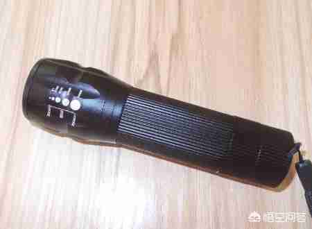 强光手电什么牌子好（十大强光手电品牌）-第1张图片