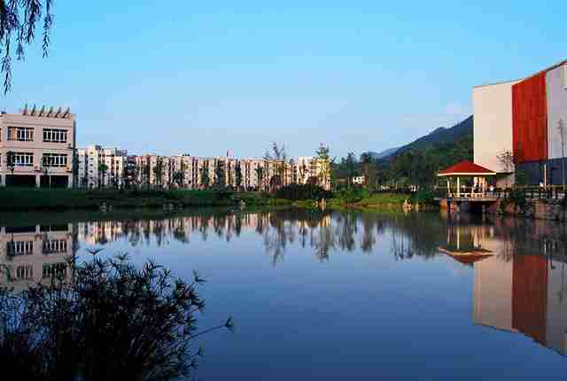 重庆大学城市学院（重庆大学城市科技学院）-第2张图片