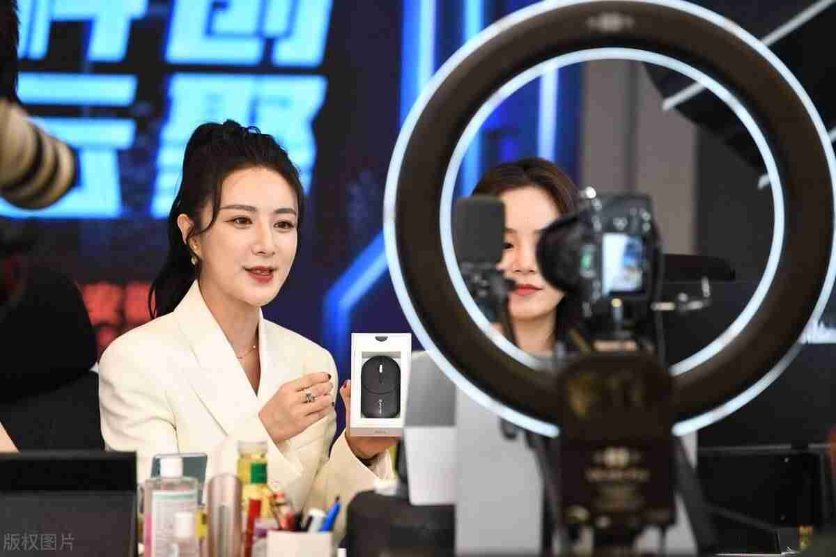 直播预告文案怎么写吸引人（准备开播前的预热文案）-第1张图片