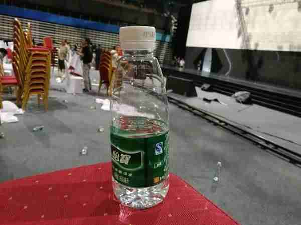 荣耀8nfc在哪个位置(荣耀nfc功能使用方法)-第14张图片 荣耀8nfc在哪个位置(荣耀nfc功能使用方法)-第14张图片