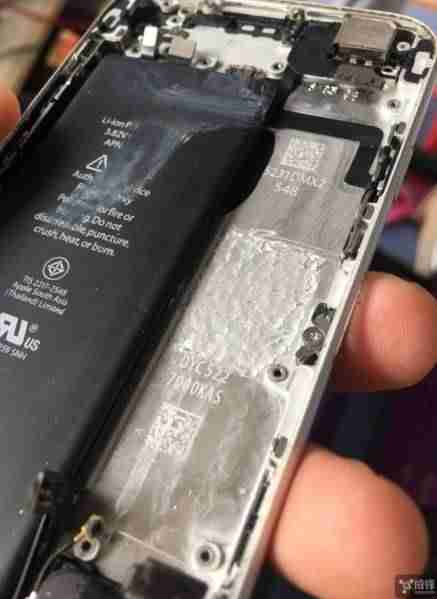 iphone6拆机图解教程(苹果6拆机零件详细图解)-第12张图片 iphone6拆机图解教程(苹果6拆机零件详细图解)-第12张图片