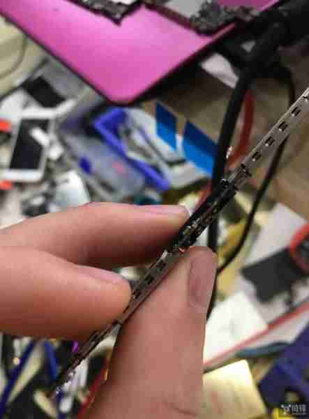 iphone6拆机图解教程(苹果6拆机零件详细图解)-第8张图片 iphone6拆机图解教程(苹果6拆机零件详细图解)-第8张图片