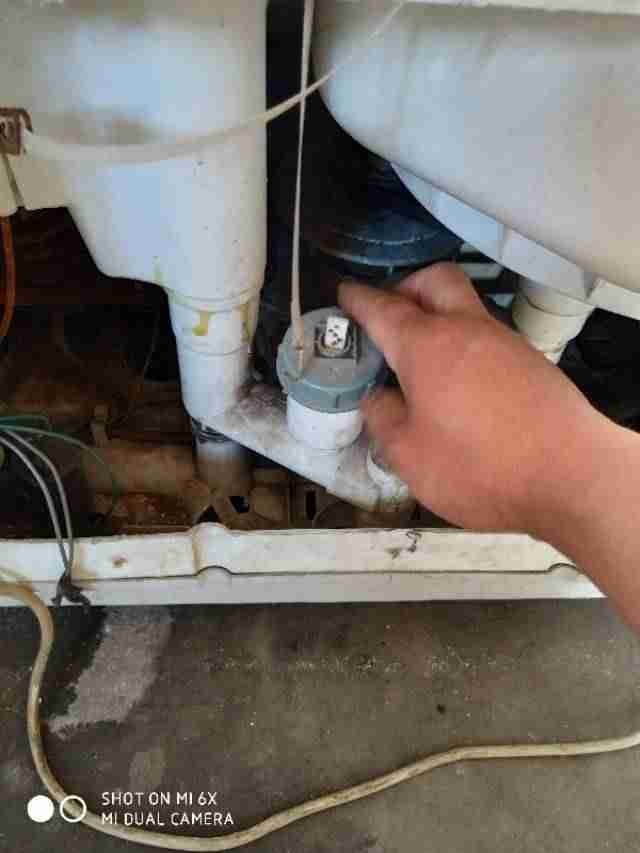 西门子洗衣机漏水是什么原因引起的（漏水的原因和简单修理方法）-第2张图片