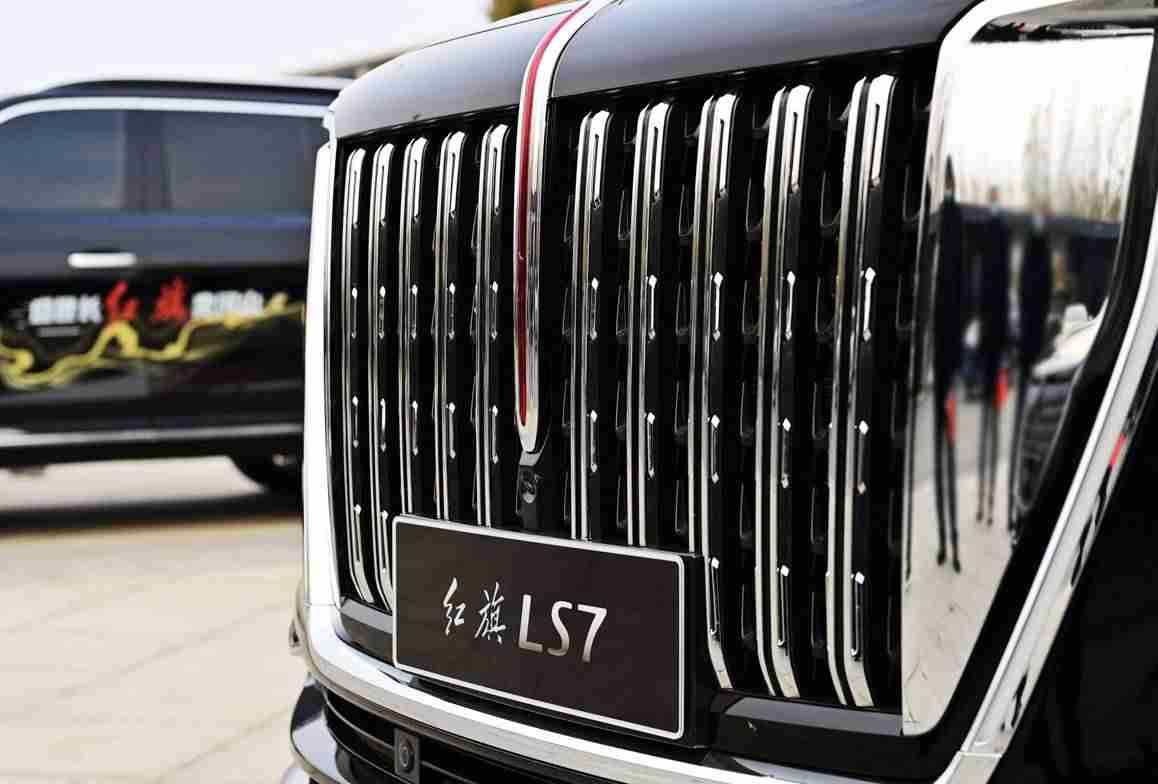 红旗LS7实车曝光-气势不输库里南-第4张图片
