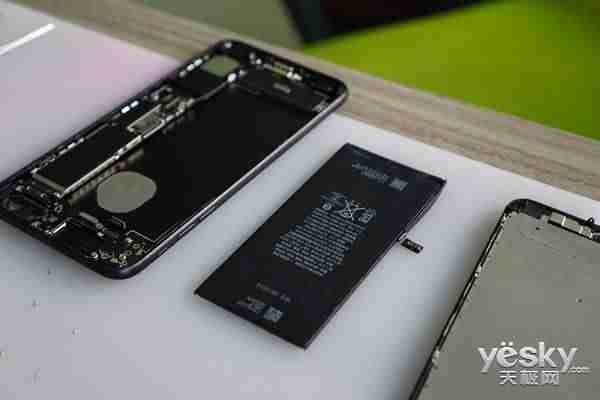 苹果7拆机视频教程-iphone7内部零件详细-第1张图片