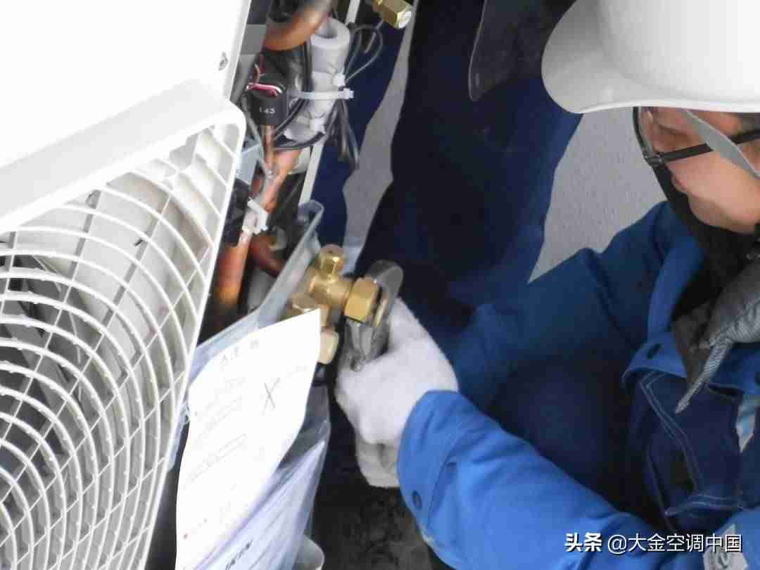 大金中央空调维修安装费用-中央空调一拖三价格查询-第8张图片