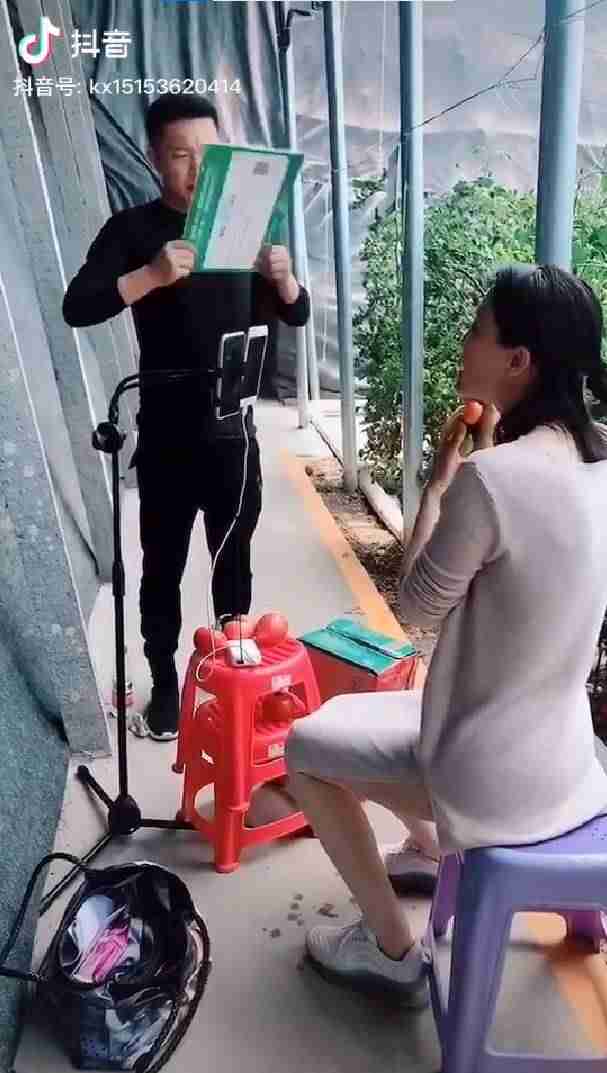 男子放弃5万月薪回家种菜吸粉百万（在那里可以尽情释放激情）-第3张图片