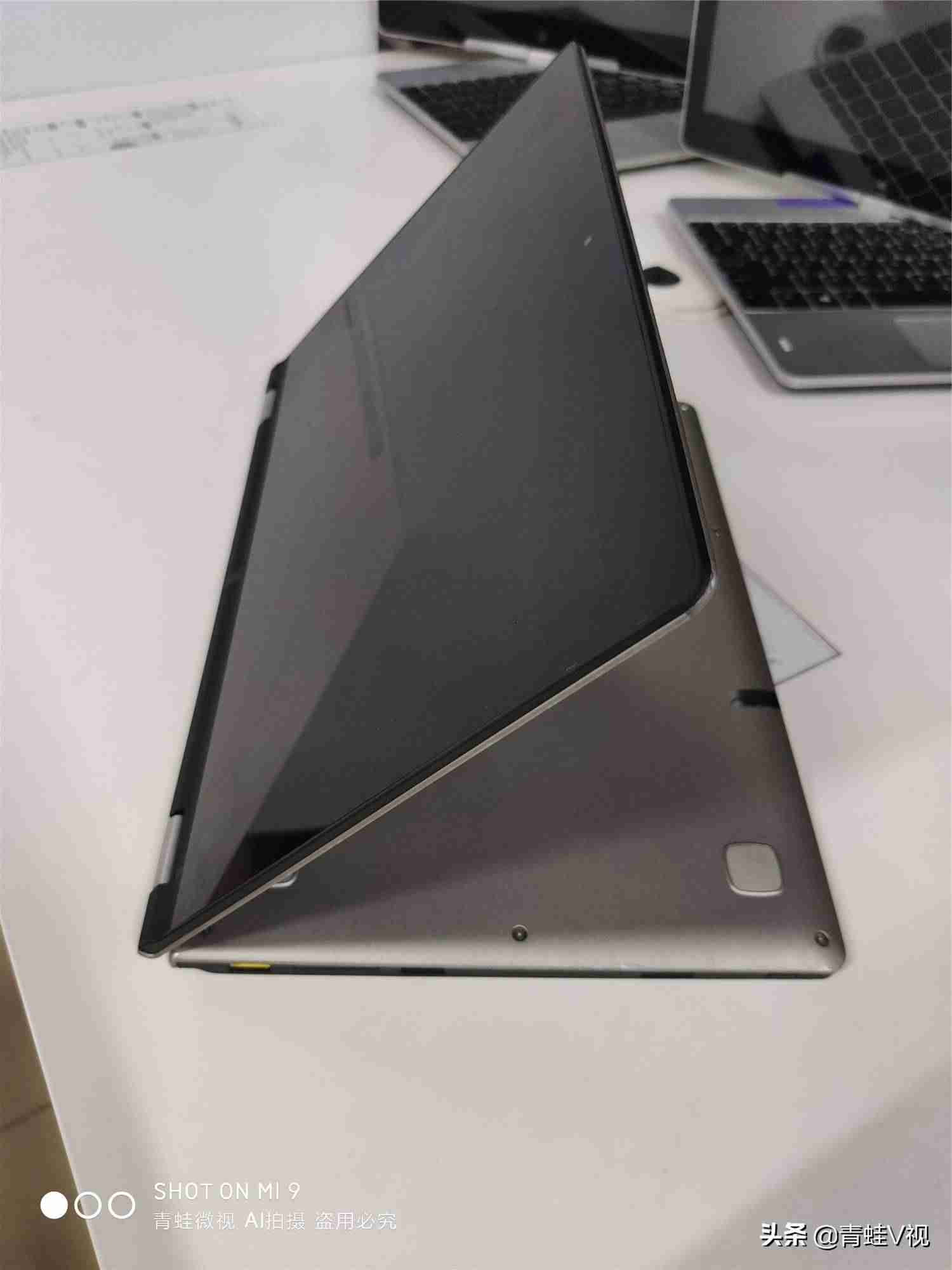 yoga 11s拆解-联想yoga11s换固态硬盘-第2张图片