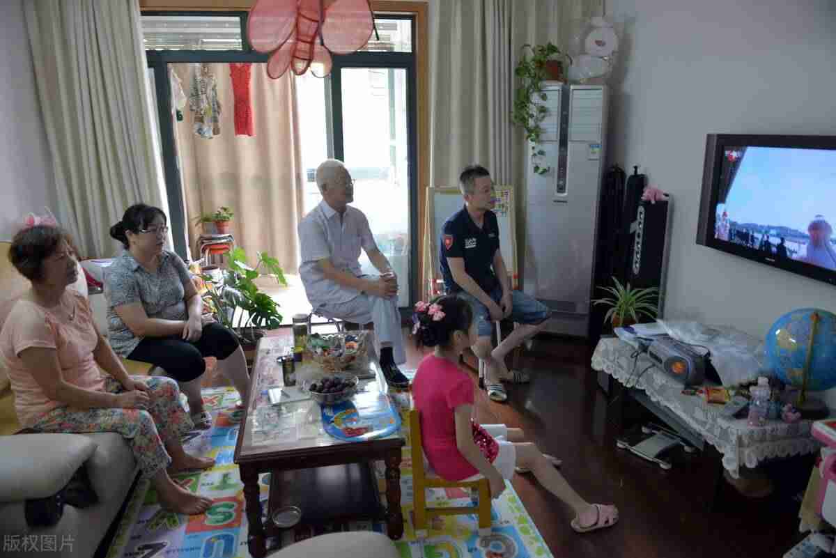 家里装投影仪好还是电视好-投影仪和电视的区别-第9张图片