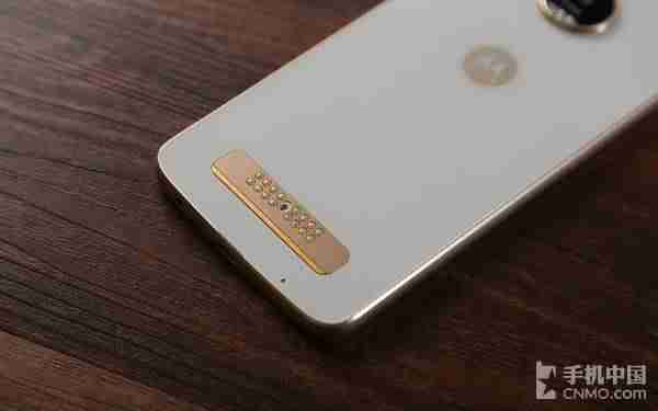 moto z play拆机教程-摩托罗拉xt1650参数-第6张图片