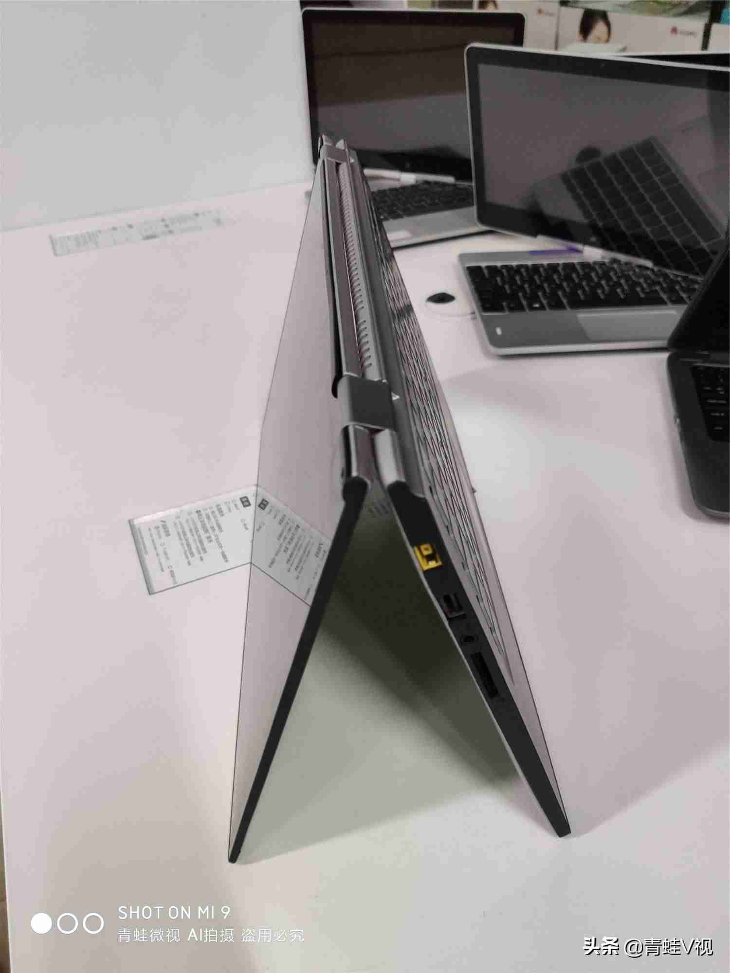 yoga 11s拆解-联想yoga11s换固态硬盘-第3张图片