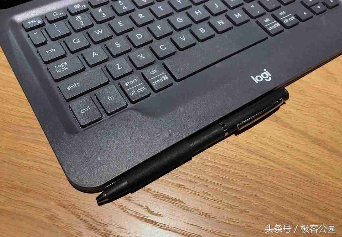 ipad键盘不见了怎么办-ipad电源键下陷自修方法-第9张图片